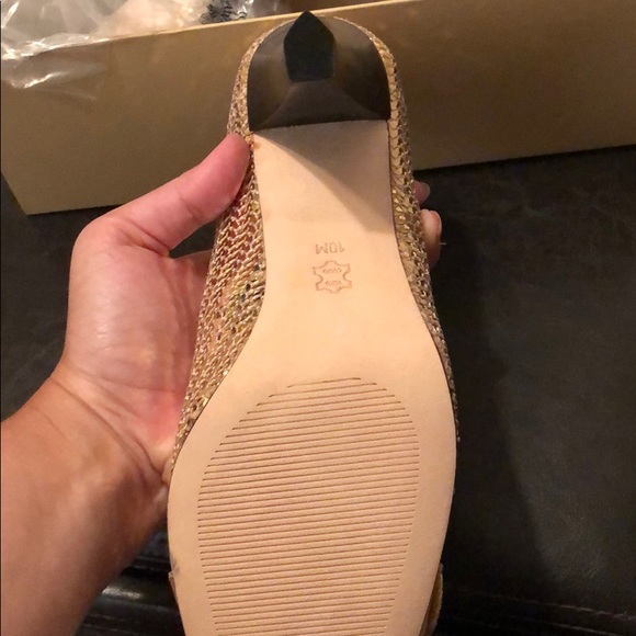 Michael kors tiara pumps - Picture 4 of 5